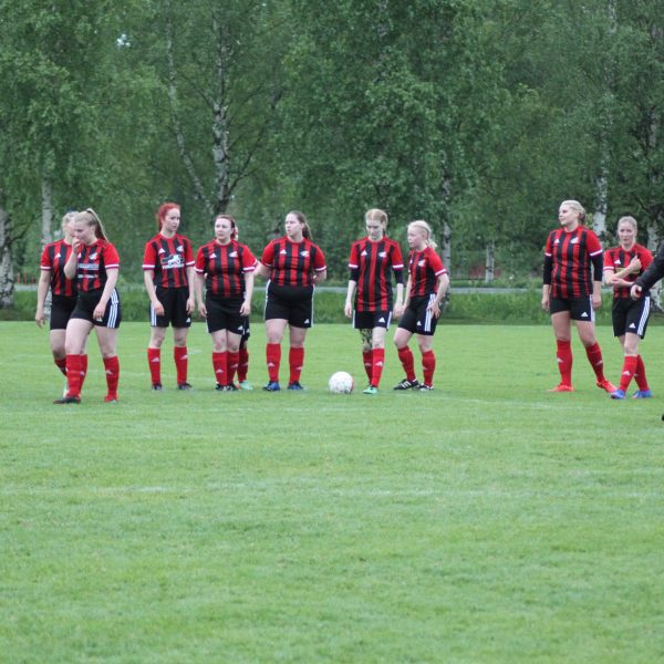 FC Brändöpojkarna oli tehokas IK:n naisten  kotinurmella